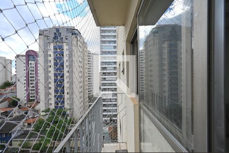 Varanda de apartamento para alugar com 2 quartos, 65m² em Parque Imperial, São Paulo