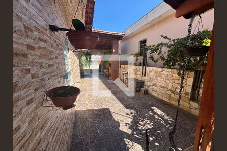 Quintal de casa para alugar com 2 quartos, 130m² em Vila Buenos Aires, São Paulo