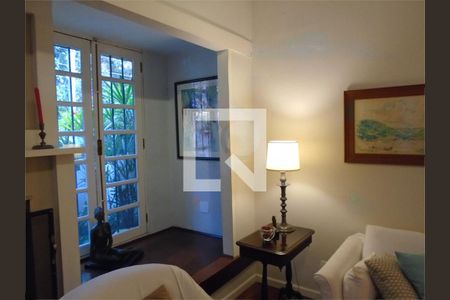 Casa à venda com 4 quartos, 162m² em Granja Julieta, São Paulo