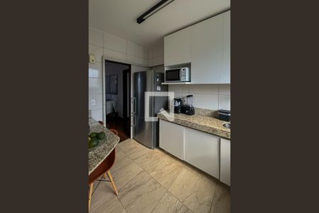 Apartamento à venda com 3 quartos, 105m² em Coracao de Jesus, Belo Horizonte