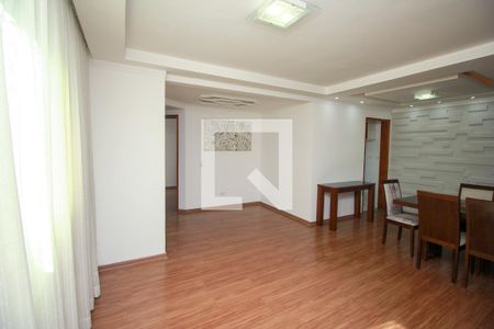 Sala de apartamento para alugar com 2 quartos, 75m² em Vila Alzira, Santo André