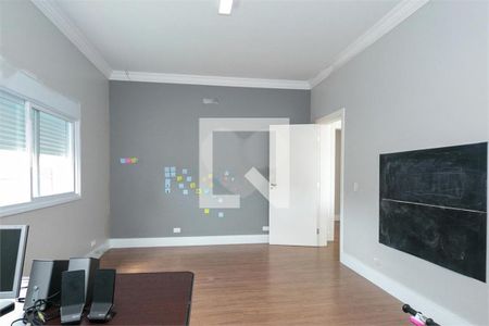 Casa à venda com 4 quartos, 660m² em Interlagos, São Paulo