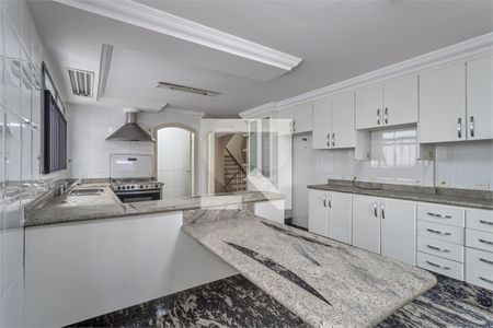 Casa à venda com 4 quartos, 500m² em Jardim Marajoara, São Paulo