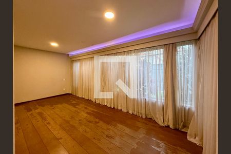 Sala de casa à venda com 4 quartos, 250m² em Granja Julieta, São Paulo