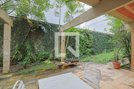 Casa à venda com 4 quartos, 223m² em Sion, Belo Horizonte