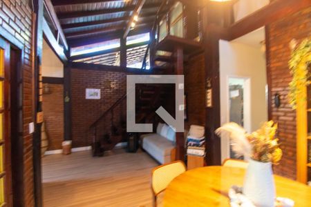 Sala de casa de condomínio à venda com 4 quartos, 240m² em Várzea das Moças, Niterói