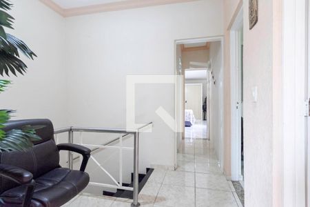 Corredor de casa à venda com 5 quartos, 150m² em Santa Monica, Belo Horizonte