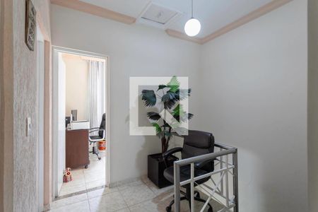 Corredor de casa à venda com 5 quartos, 150m² em Santa Monica, Belo Horizonte