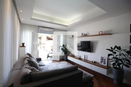 Sala de casa de condomínio à venda com 4 quartos, 300m² em Jacarepaguá, Rio de Janeiro