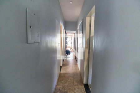 Corredor  de casa à venda com 3 quartos, 360m² em Itaipu, Niterói