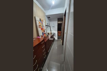 Corredor de casa para alugar com 5 quartos, 225m² em Conjunto Promorar Sao Luis, São Paulo