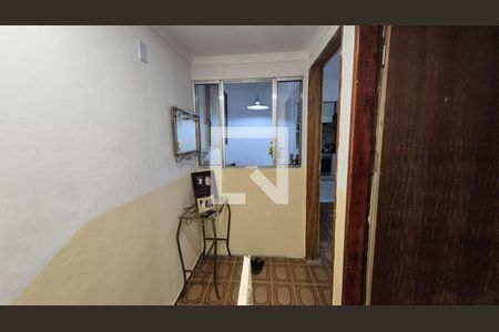 Corredor de casa para alugar com 5 quartos, 225m² em Conjunto Promorar Sao Luis, São Paulo