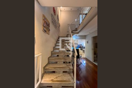 Casa 1 - Escada de casa à venda com 5 quartos, 350m² em Vila Moinho Velho, São Paulo