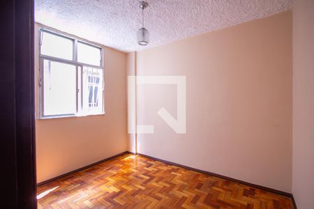 Quarto 2 de apartamento para alugar com 2 quartos, 52m² em Colubandê, São Gonçalo