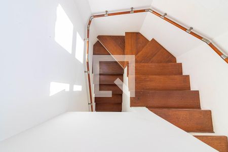 Escadas de casa à venda com 3 quartos, 420m² em Fazenda Morumbi, São Paulo