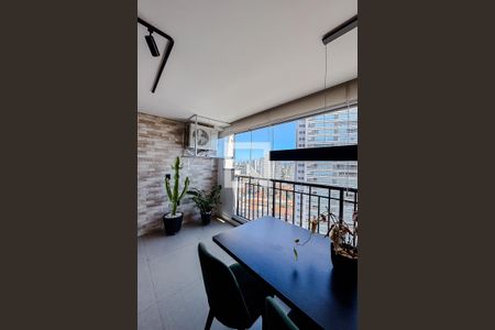 Varanda de apartamento à venda com 2 quartos, 67m² em Vila Bertioga, São Paulo