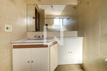 Banheiro da Suíte 1 de apartamento para alugar com 3 quartos, 85m² em Funcionários, Belo Horizonte
