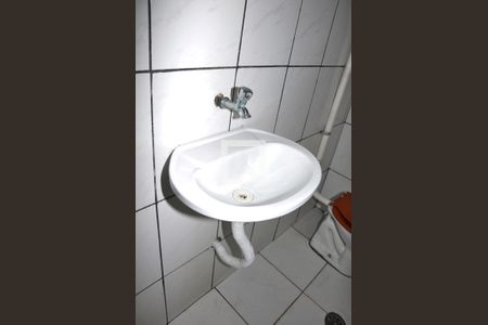 Detalhe - Banheiro Social de casa para alugar com 1 quarto, 20m² em Parque Itaberaba, São Paulo