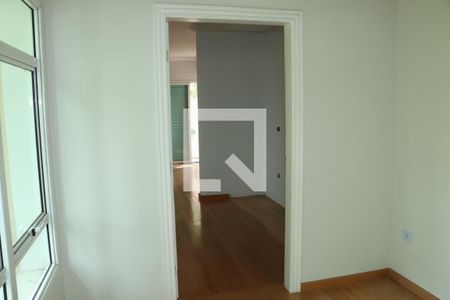 Corredor de casa de condomínio para alugar com 5 quartos, 517m² em Caiapia, Cotia