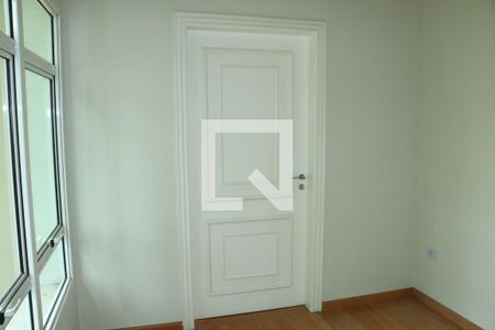 Corredor de casa de condomínio para alugar com 5 quartos, 517m² em Caiapia, Cotia