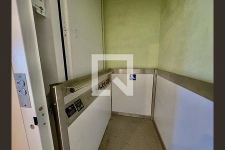 Casa para alugar com 4 quartos, 427m² em Estoril, Belo Horizonte