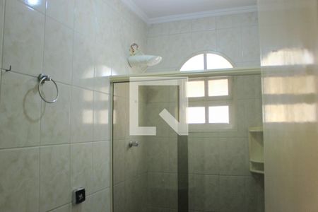 Banheiro social 1 de casa à venda com 3 quartos, 189m² em Jardim Valeria, Guarulhos