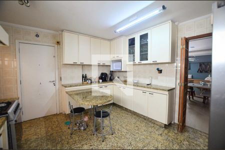 Cozinha de apartamento à venda com 3 quartos, 120m² em Perdizes, São Paulo
