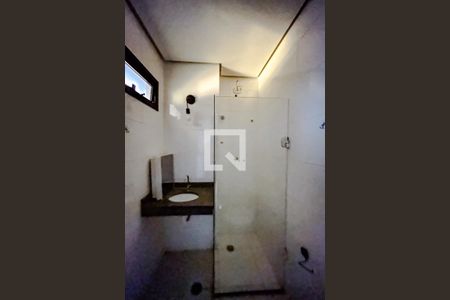 Banheiro de apartamento à venda com 1 quarto, 40m² em Vila Carrão, São Paulo