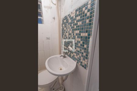 Banheiro de casa para alugar com 1 quarto, 40m² em Jardim Luso, São Paulo