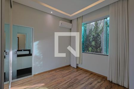 Casa à venda com 4 quartos, 420m² em Castelo, Belo Horizonte