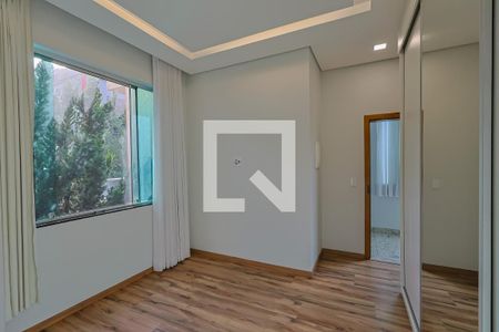 Casa à venda com 4 quartos, 420m² em Castelo, Belo Horizonte
