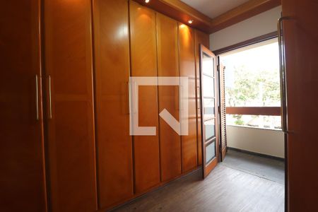 Closet Quarto 1 suíte de casa para alugar com 3 quartos, 255m² em Parque das Nações, Santo André