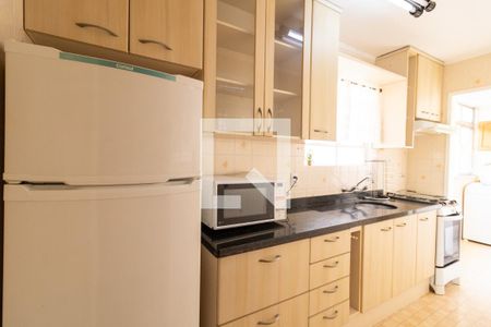 Cozinha de apartamento para alugar com 2 quartos, 65m² em Alto Teresopolis, Porto Alegre