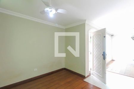 Casa para alugar com 5 quartos, 338m² em Jardim Avelino, São Paulo