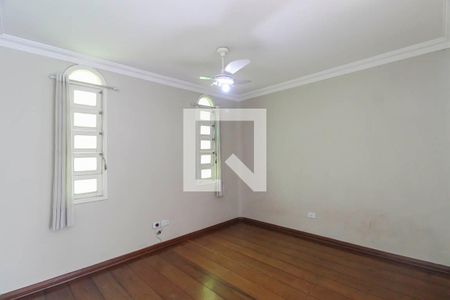 Casa para alugar com 5 quartos, 338m² em Jardim Avelino, São Paulo