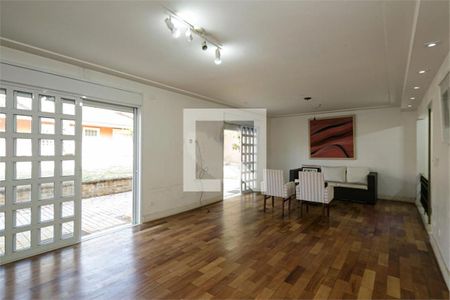 Casa à venda com 6 quartos, 1200m² em Jardim Prudência, São Paulo