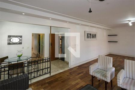 Casa à venda com 6 quartos, 1200m² em Jardim Prudência, São Paulo