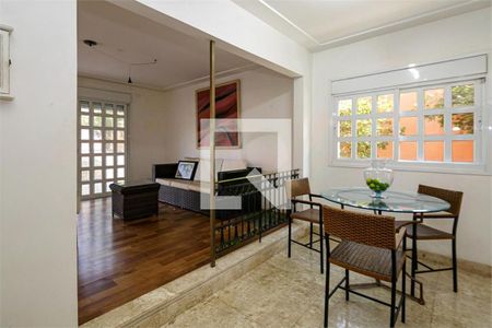 Casa à venda com 6 quartos, 1200m² em Jardim Prudência, São Paulo