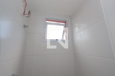 Banheiro de kitnet/studio para alugar com 1 quarto, 18m² em Jardim Imperador (zona Leste), São Paulo