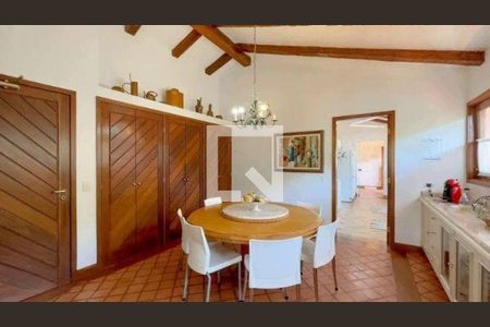 Casa à venda com 5 quartos, 900m² em Alphaville Residencial Zero, Barueri