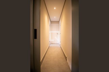 Corredor  de apartamento à venda com 3 quartos, 133m² em Vila Andrade, São Paulo