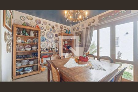 Casa à venda com 4 quartos, 320m² em Residencial Tres (Alphaville), Santana de Parnaíba