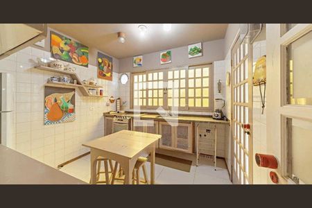 Casa à venda com 3 quartos, 250m² em Alphaville, Santana de Parnaíba