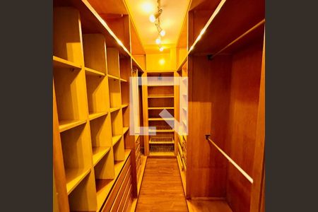 Apartamento à venda com 3 quartos, 225m² em Itaim Bibi, São Paulo