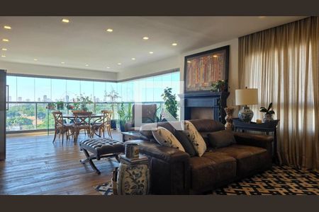 Apartamento à venda com 3 quartos, 131m² em Campo Belo, São Paulo