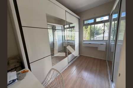 Apartamento à venda com 2 quartos, 47m² em Chácaras Califórnia, Contagem