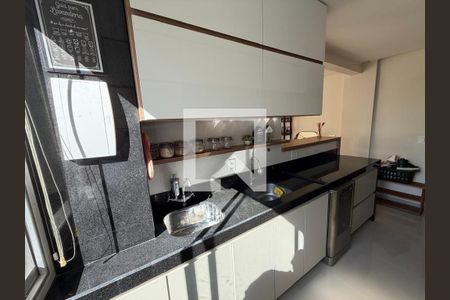 Apartamento à venda com 2 quartos, 47m² em Chácaras Califórnia, Contagem