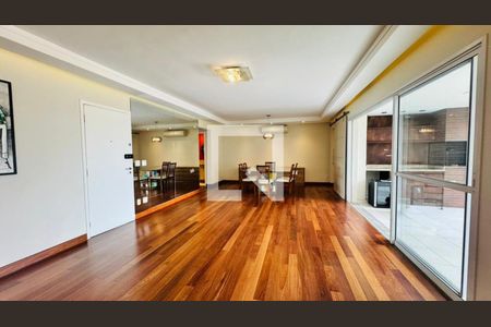 Apartamento para alugar com 3 quartos, 168m² em Água Branca, São Paulo