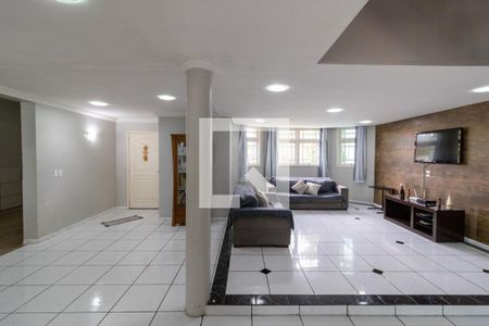 Sala de casa à venda com 4 quartos, 356m² em Vila Nova, Porto Alegre