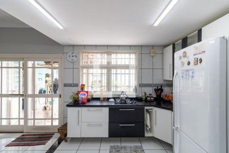Cozinha de casa à venda com 4 quartos, 356m² em Vila Nova, Porto Alegre